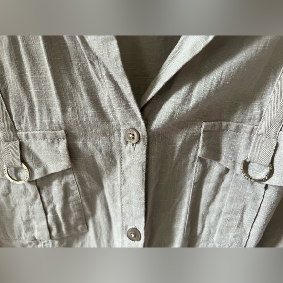 A/X Armani Exchange, Women’s size small, Grey button down - Picture 4 of 6